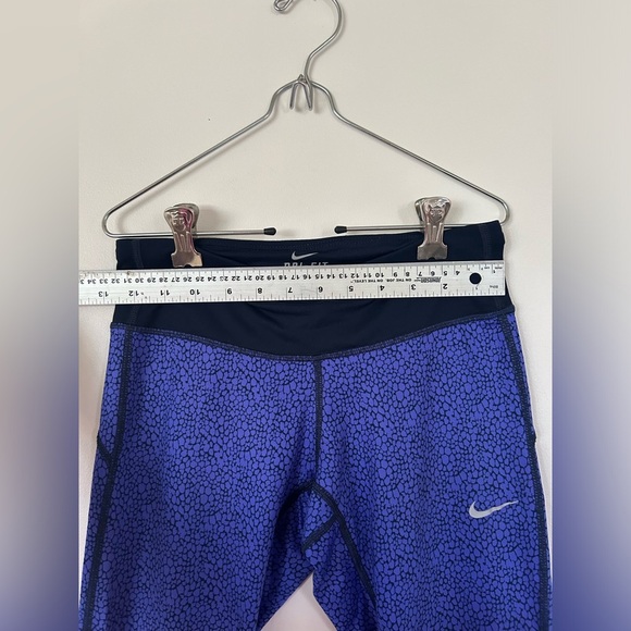 Cropped Nike Dri-Fit Leggings - Picture 5 of 9